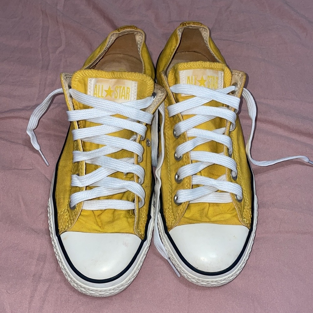 Converse Chuck Taylor. Yellow. Low Top. Men’s 8. Women’s 10.